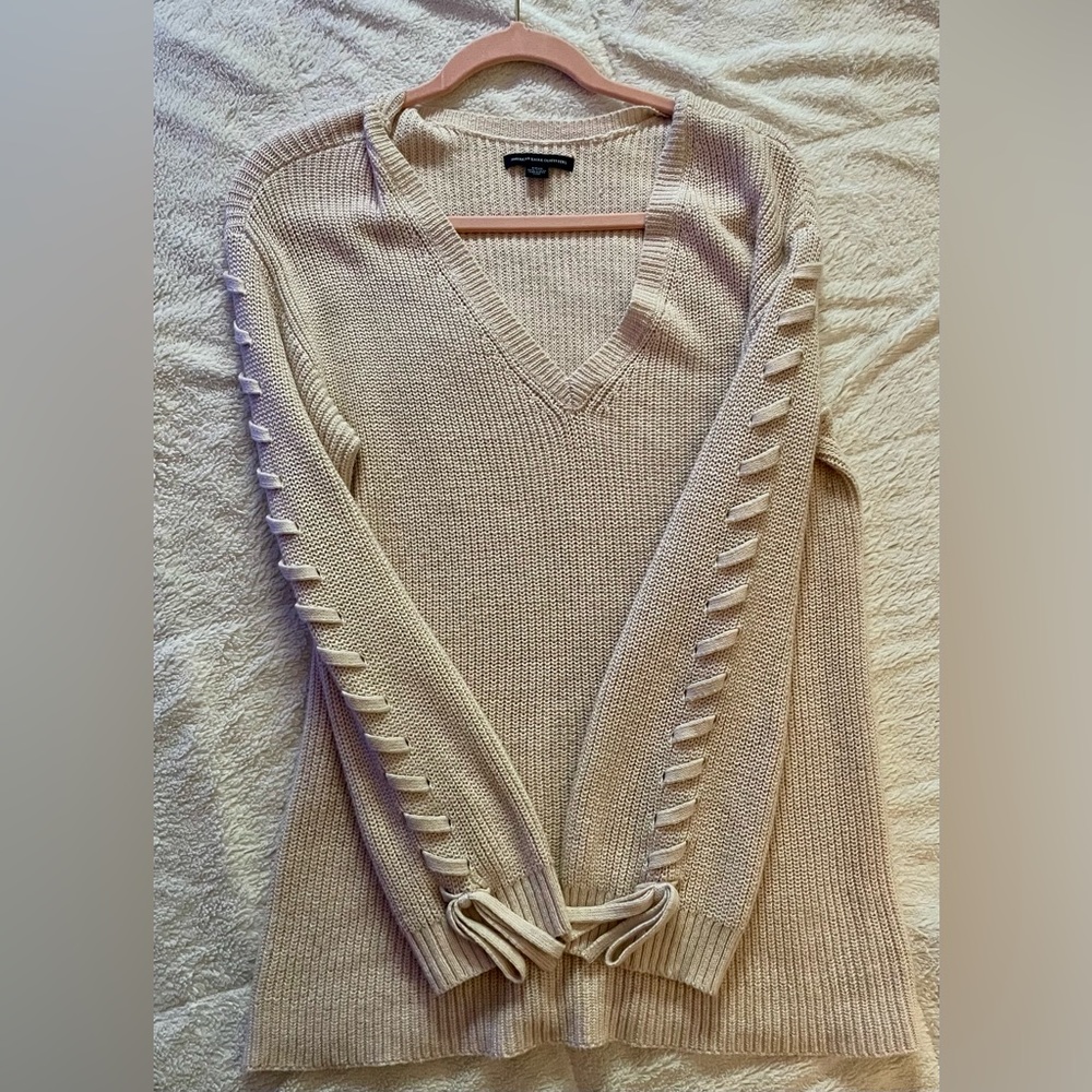 American Eagle knit v neck